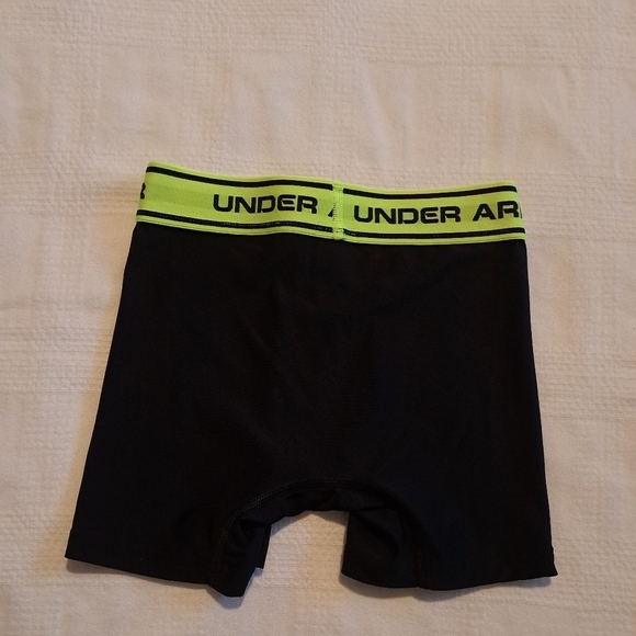 Under Armour boys size XS under shorts - Picture 3 of 3